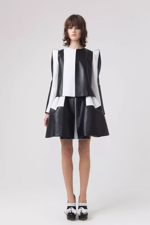 白手起家創立服裝品牌,dice kayek的現代浪漫主義之路